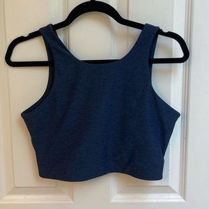 Cropped sports bra